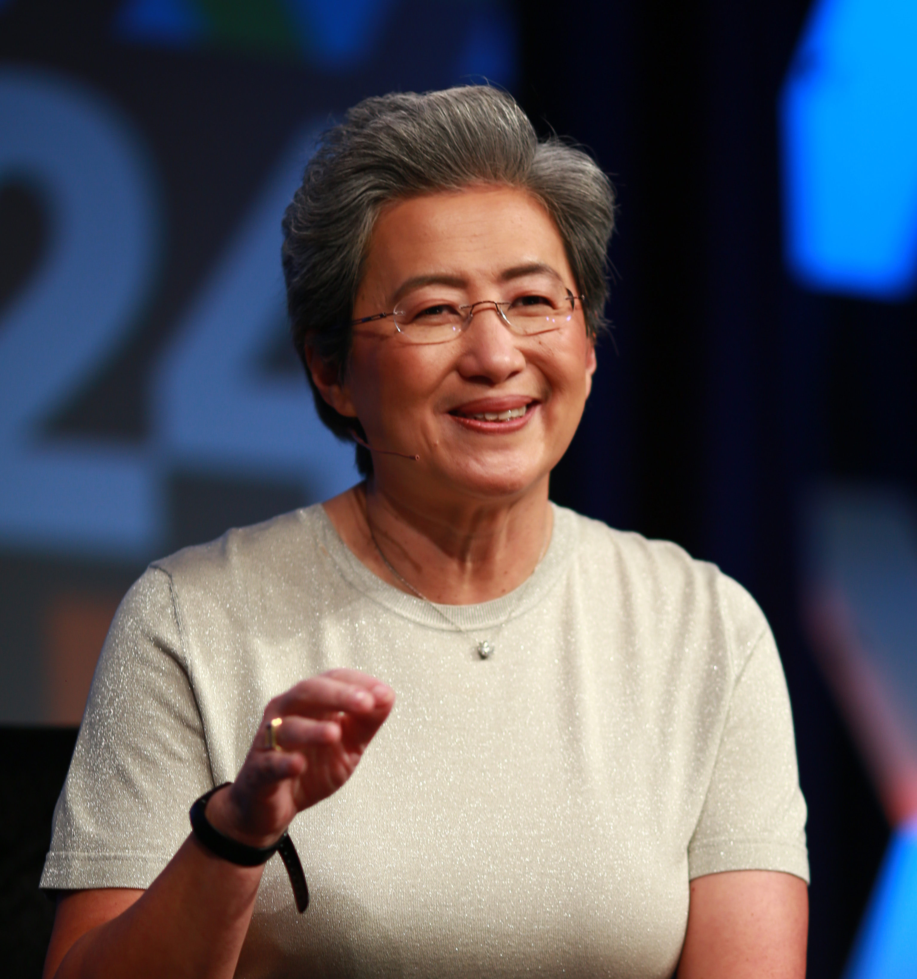 Глава AMD Лиза Су планирует визит в Южную Корею для переговоров с Samsung по поставкам памяти для ИИ