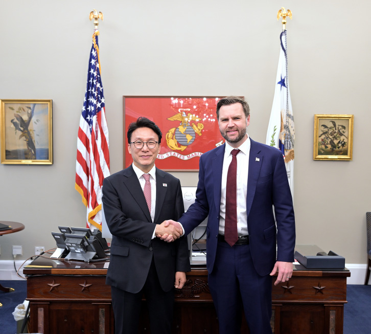 Премьер Южной Кореи призвал Вэнса ускорить реализацию соглашений по атомным подлодкам и энергетике