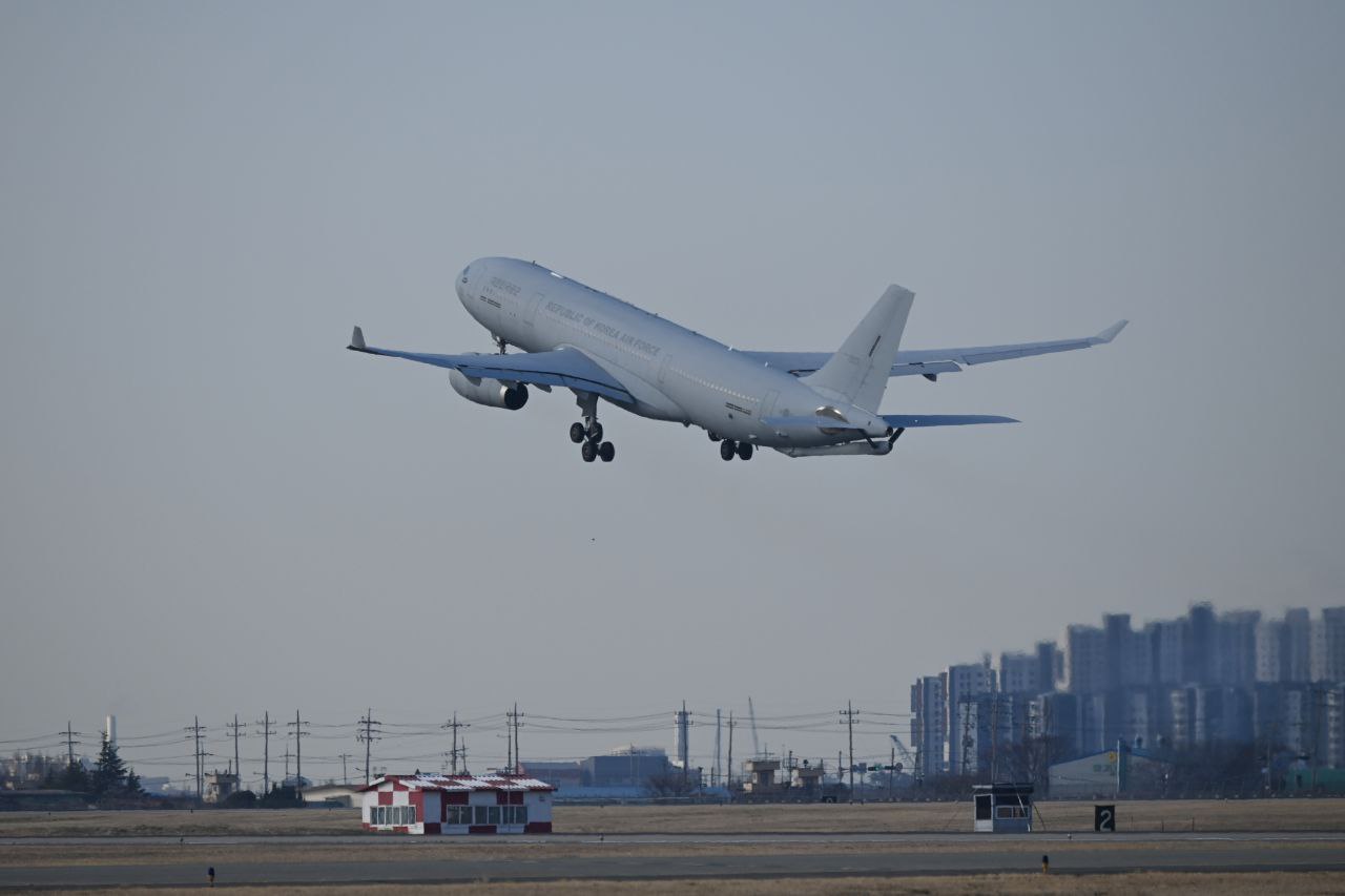Военный самолет Южной Кореи эвакуирует 211 человек с Ближнего Востока