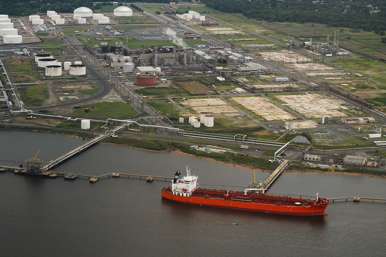 Южная Корея вводит ограничения на экспорт нафты на фоне перебоев поставок