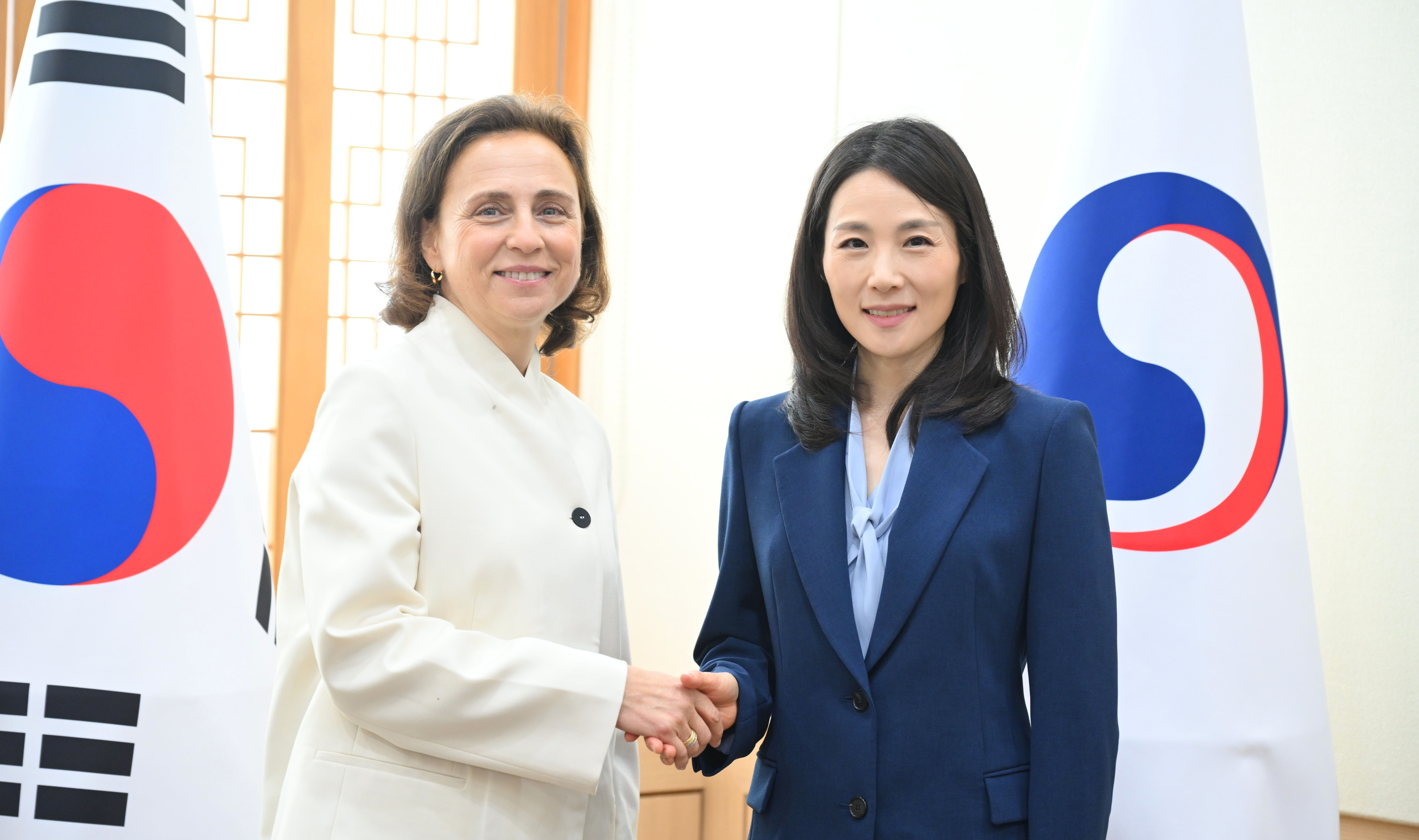 Южная Корея и ЕС обсудили расширение сотрудничества в сфере цепочек поставок