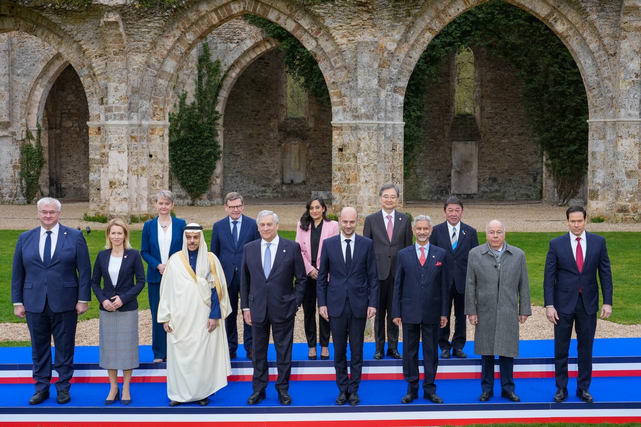 Глава МИД Южной Кореи принял участие во встрече министров иностранных дел G7 во Франции