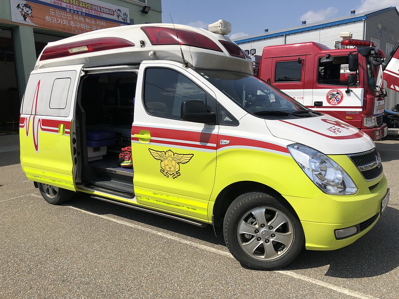 Двое рабочих лишились пальцев при аварии на заводе SPC Samlip в Сихыне